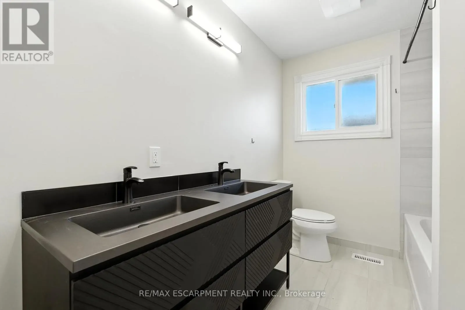 A - 929 UPPER OTTAWA STREET