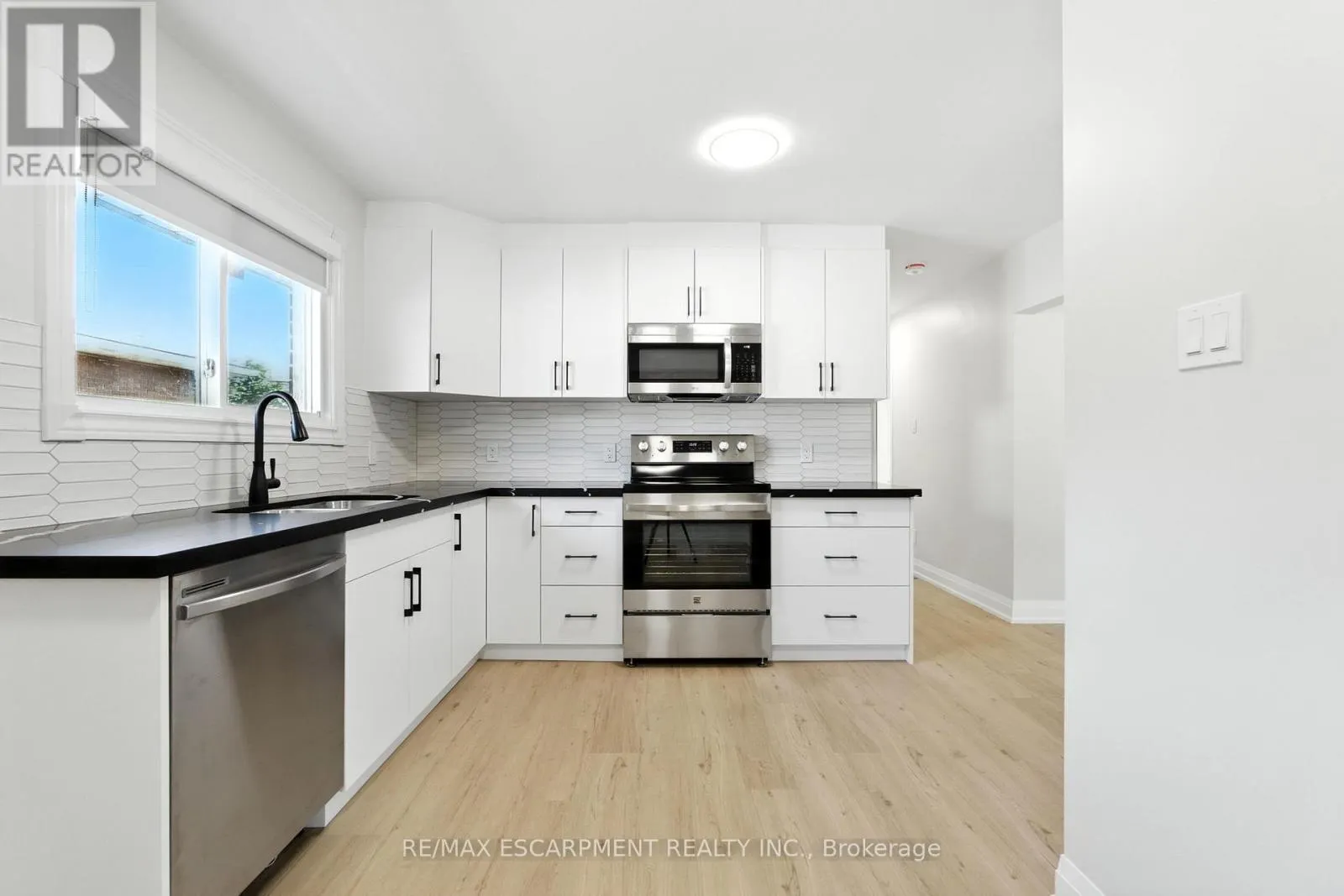 A - 929 UPPER OTTAWA STREET