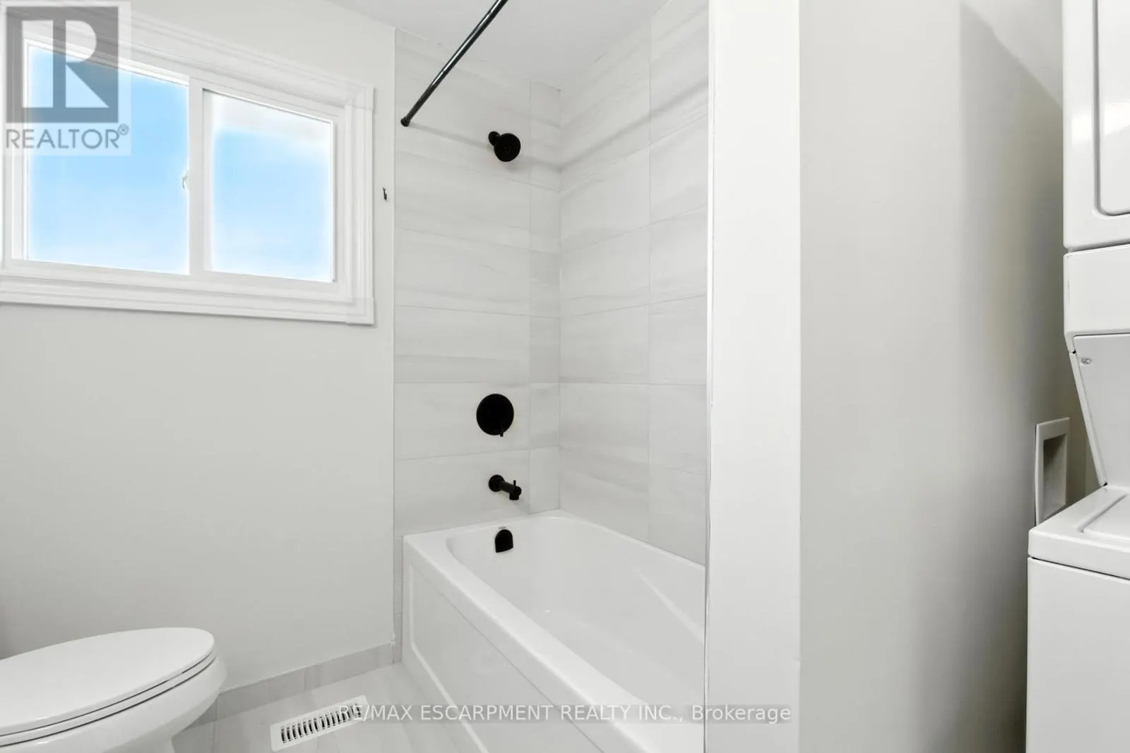 A - 929 UPPER OTTAWA STREET