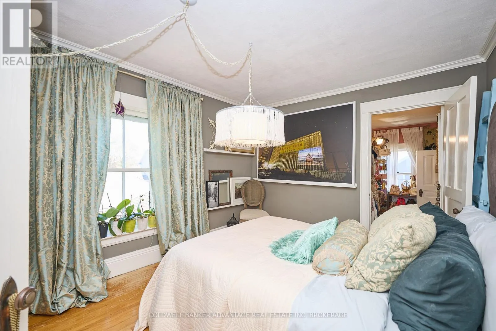 159 MERRITT STREET W