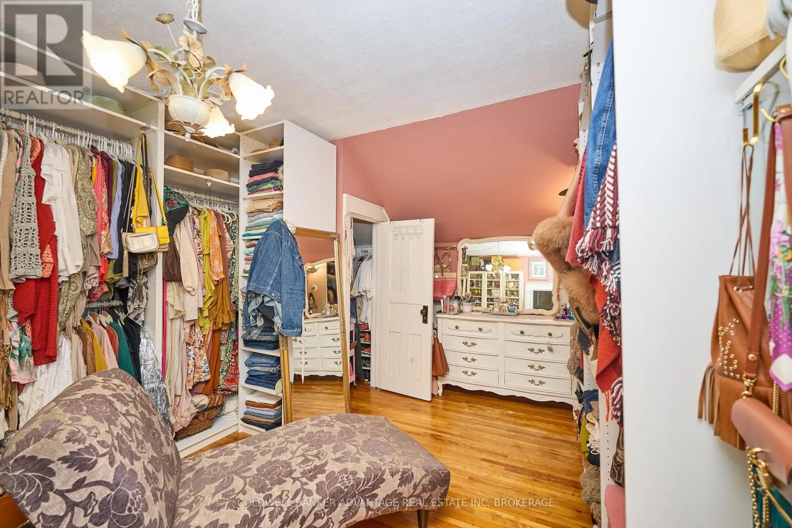 159 MERRITT STREET W