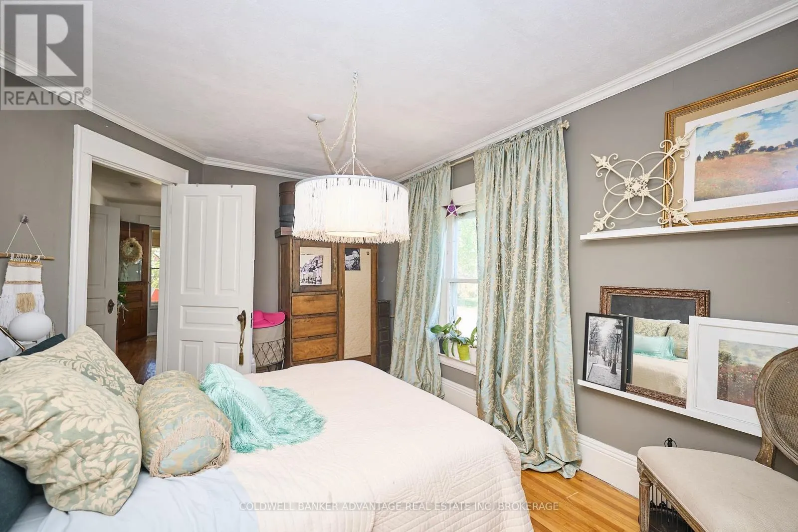 159 MERRITT STREET W