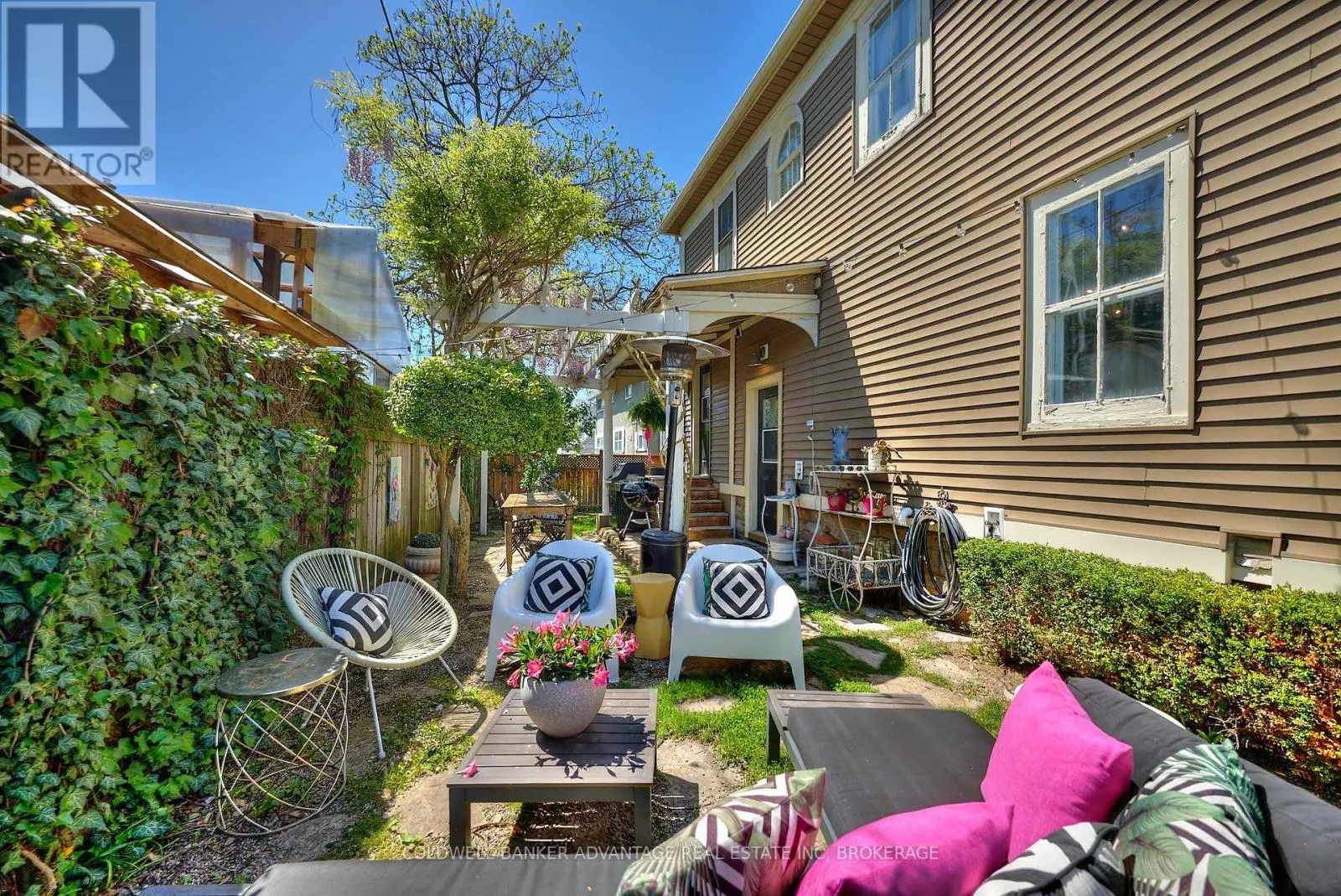 159 MERRITT STREET W