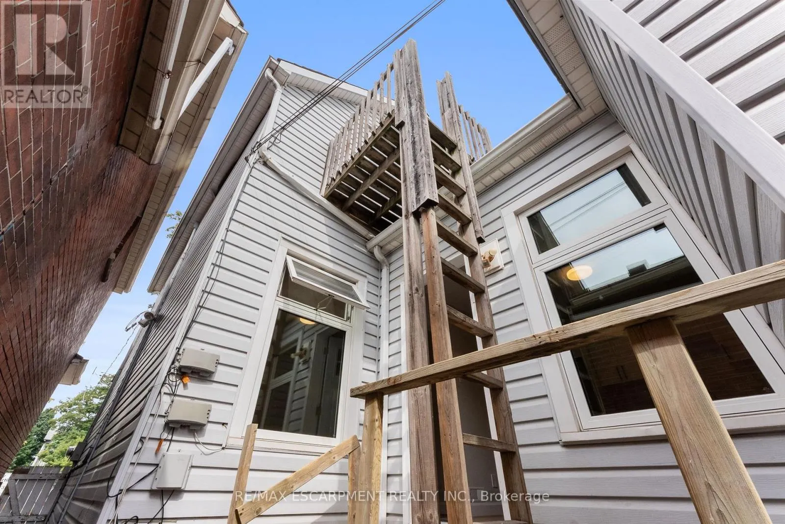 208 EAST AVENUE N