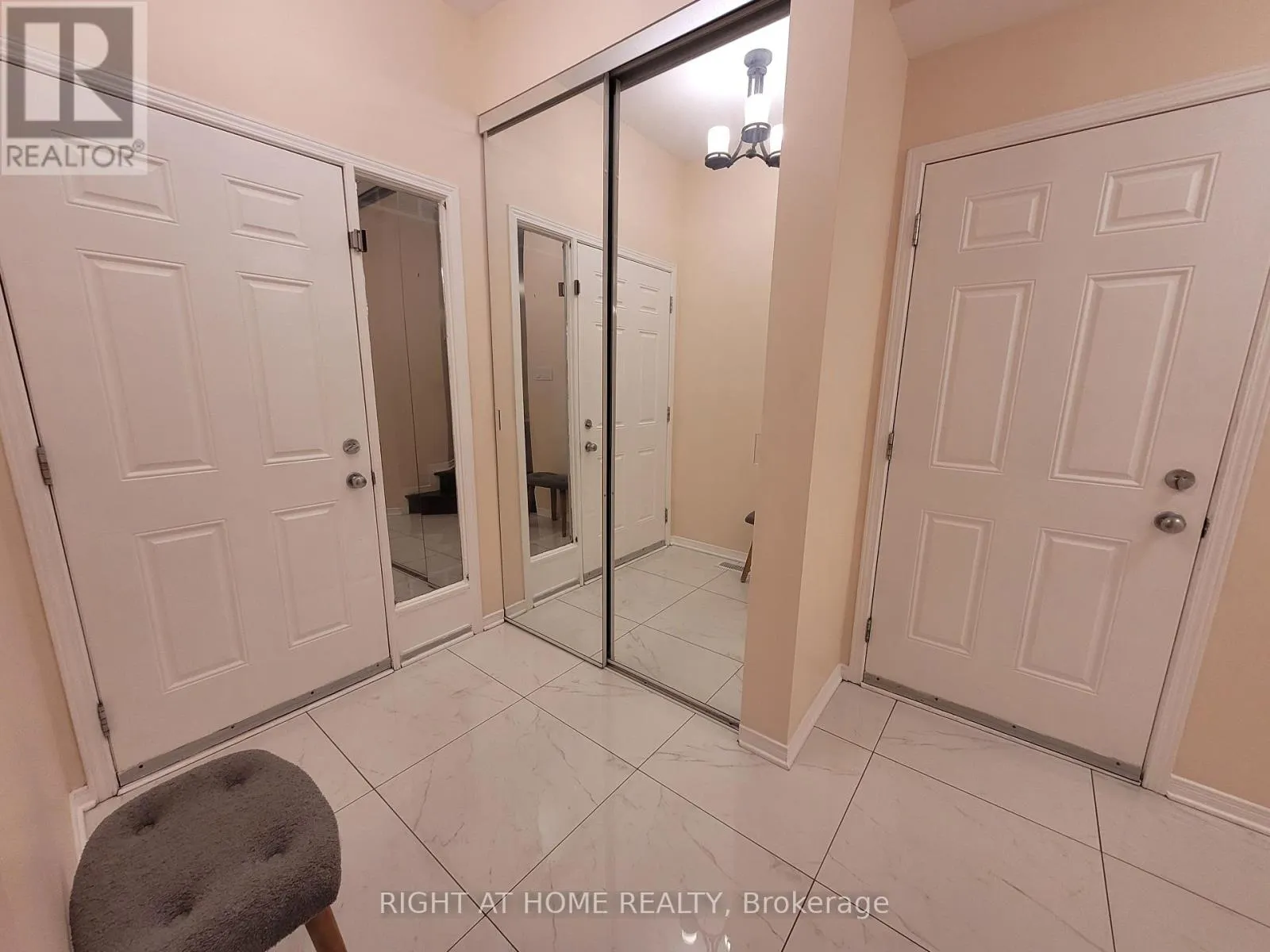 239 HIGHPOINTE CRESCENT