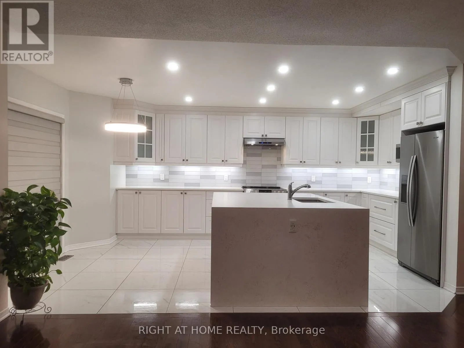 239 HIGHPOINTE CRESCENT