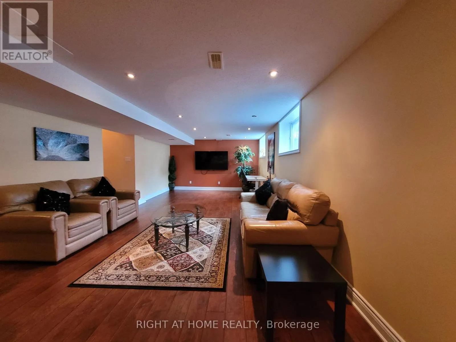 239 HIGHPOINTE CRESCENT