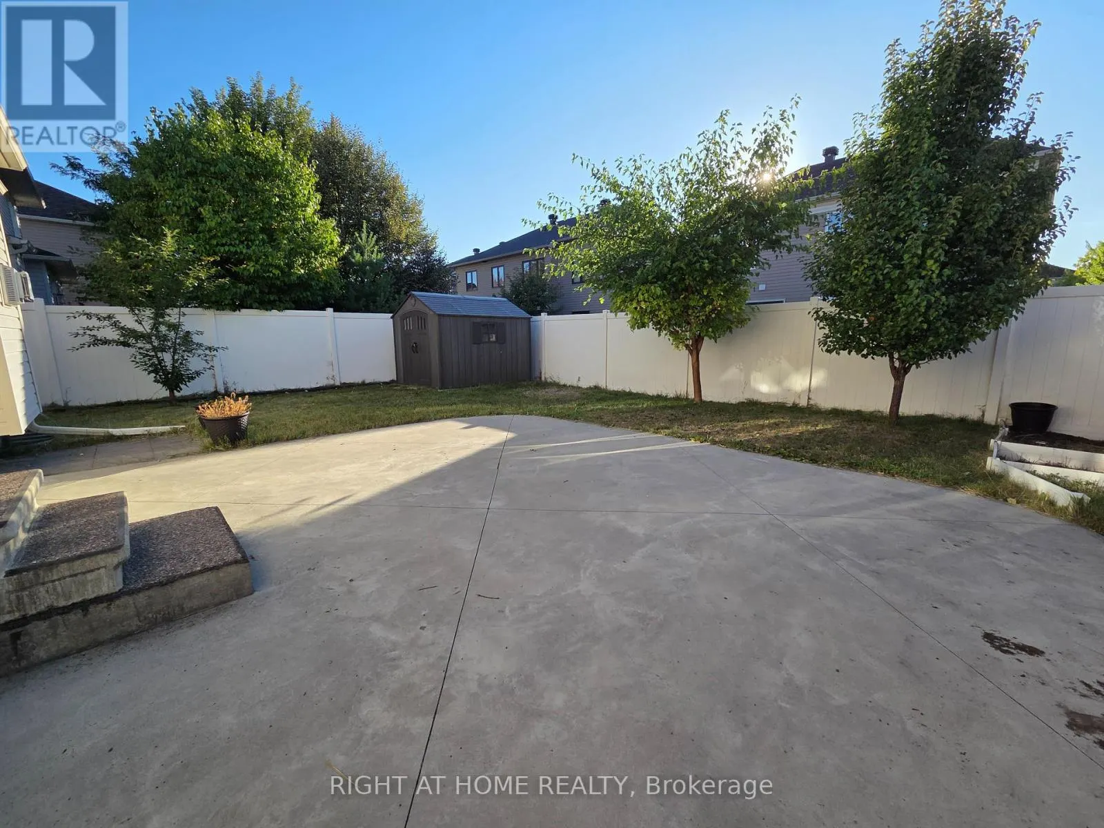 239 HIGHPOINTE CRESCENT