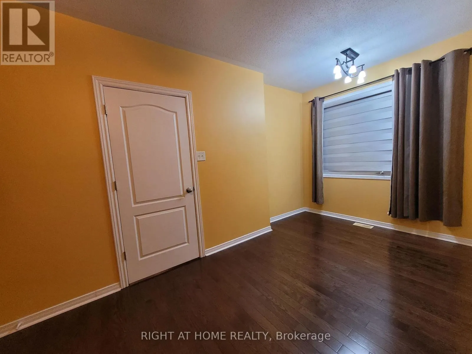 239 HIGHPOINTE CRESCENT