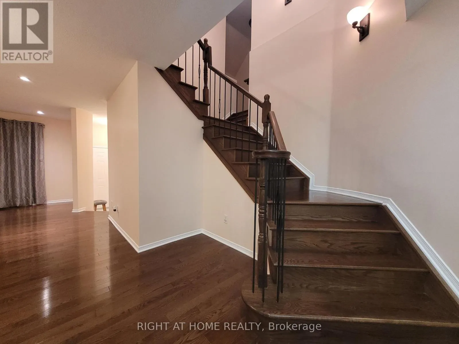 239 HIGHPOINTE CRESCENT