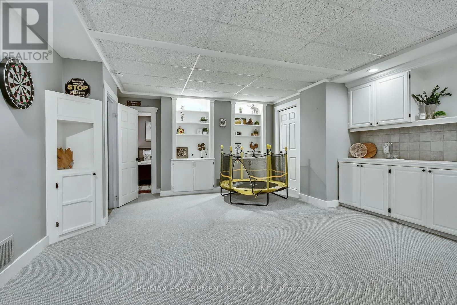 447 GOLF LINKS ROAD