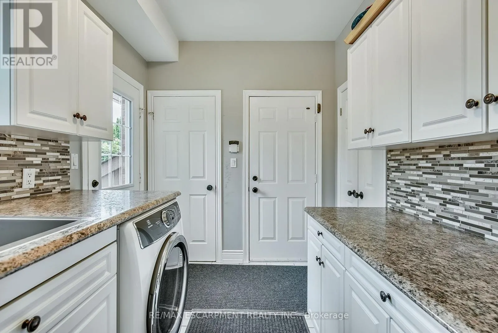 447 GOLF LINKS ROAD