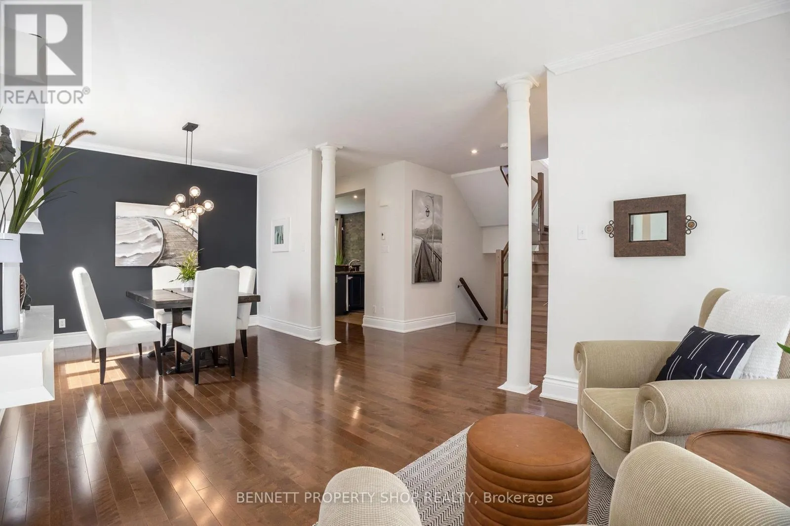 5885 GLADEWOODS PLACE