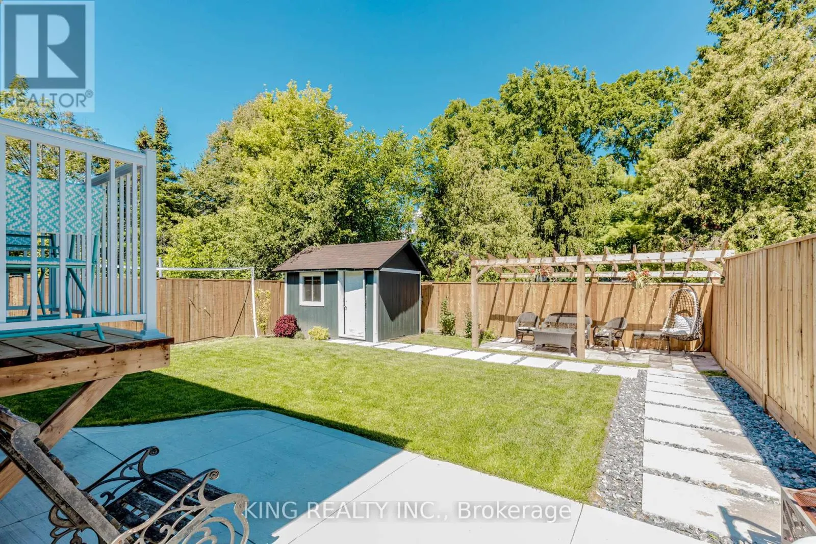 28 AINSLIE AVENUE
