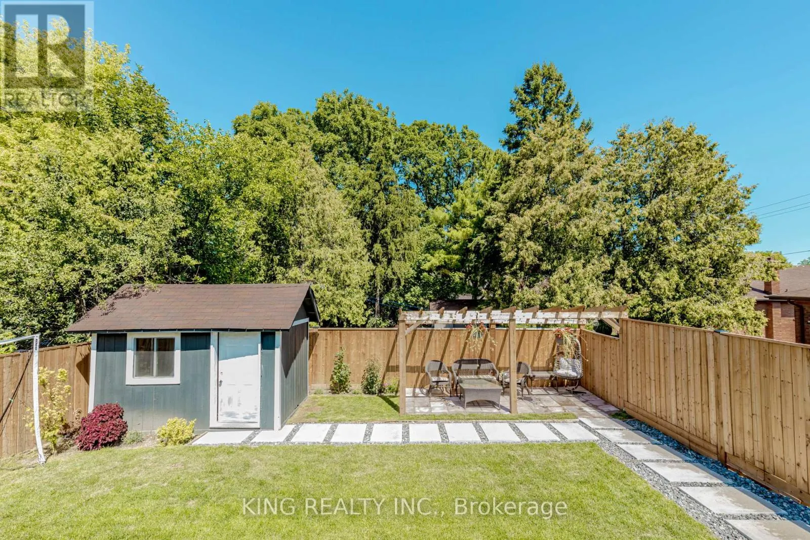 28 AINSLIE AVENUE