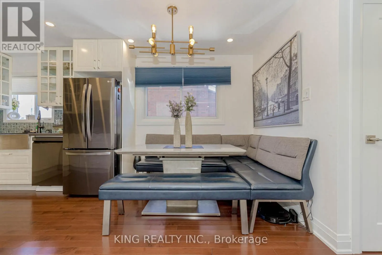28 AINSLIE AVENUE