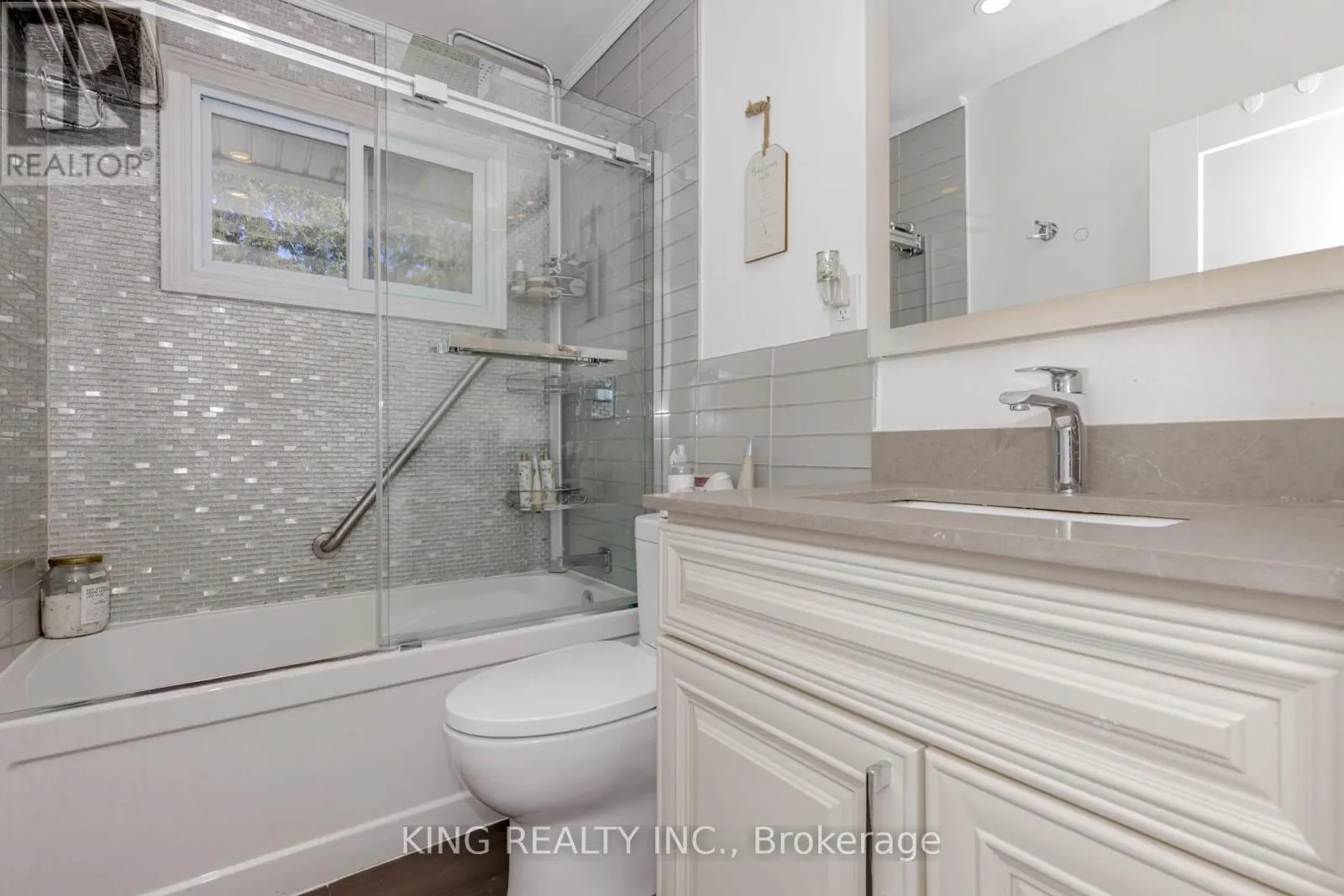 28 AINSLIE AVENUE