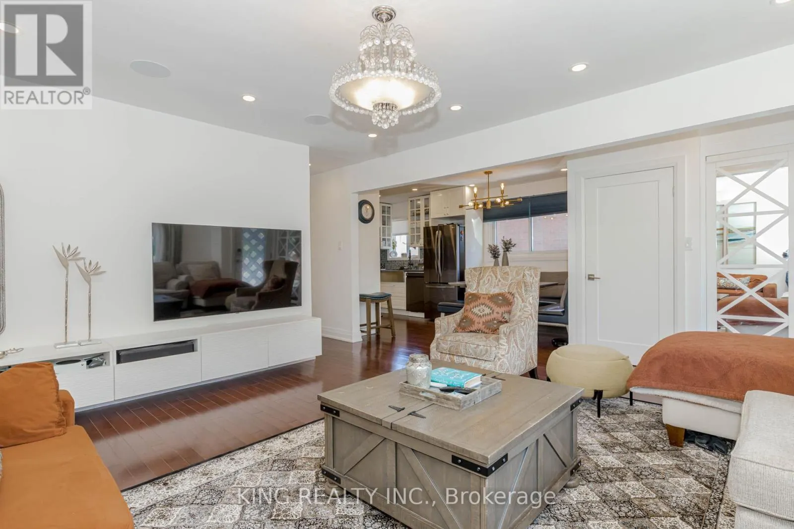 28 AINSLIE AVENUE