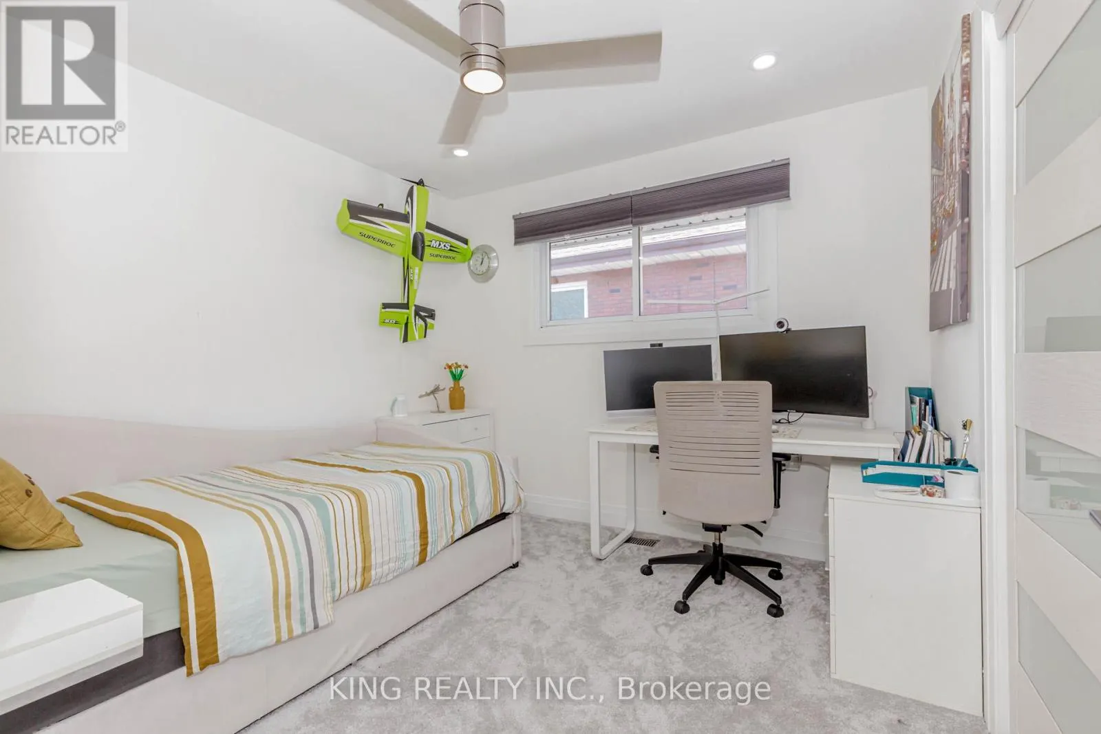 28 AINSLIE AVENUE