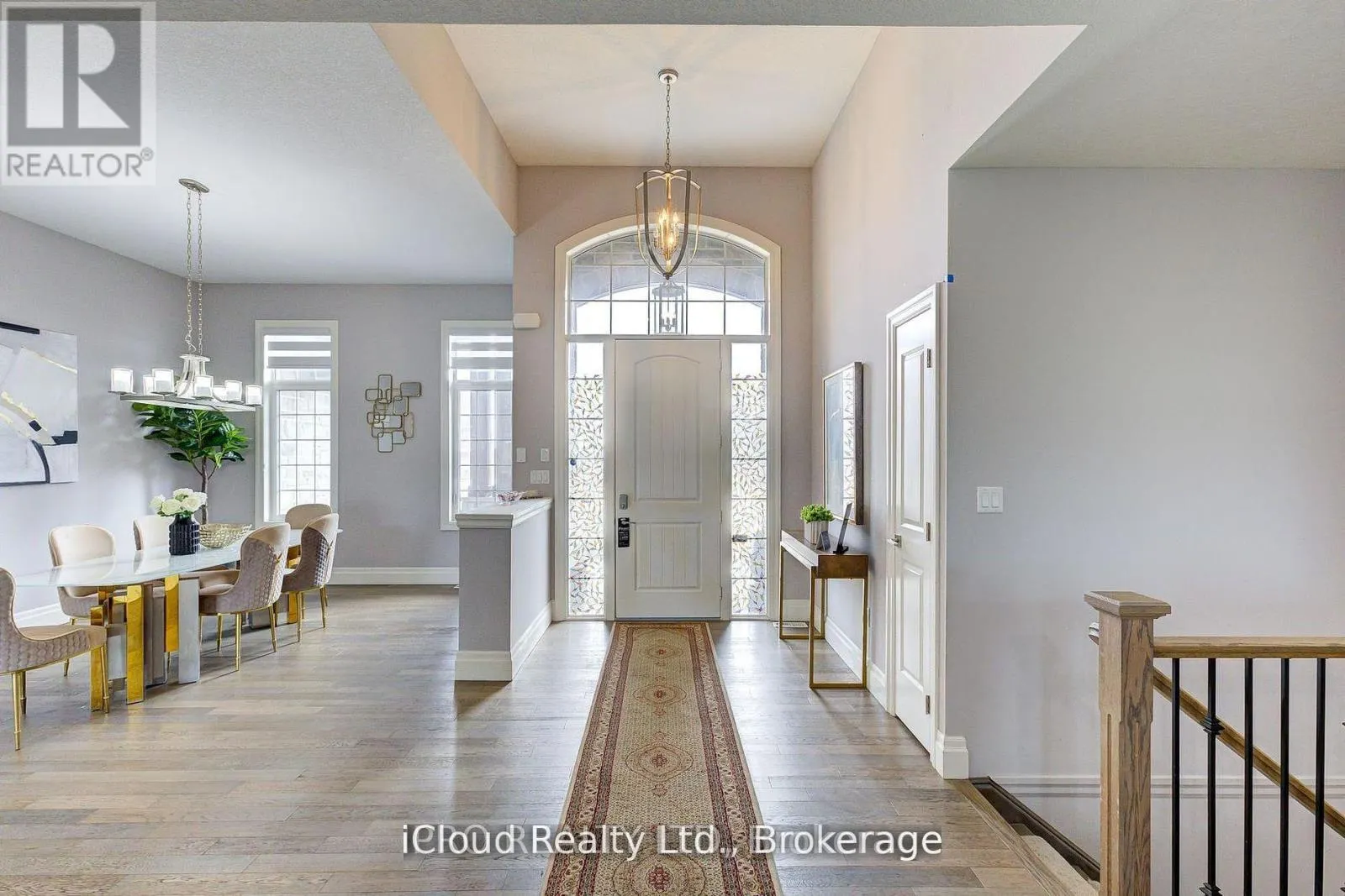 111 SUNSET HILLS CRESCENT