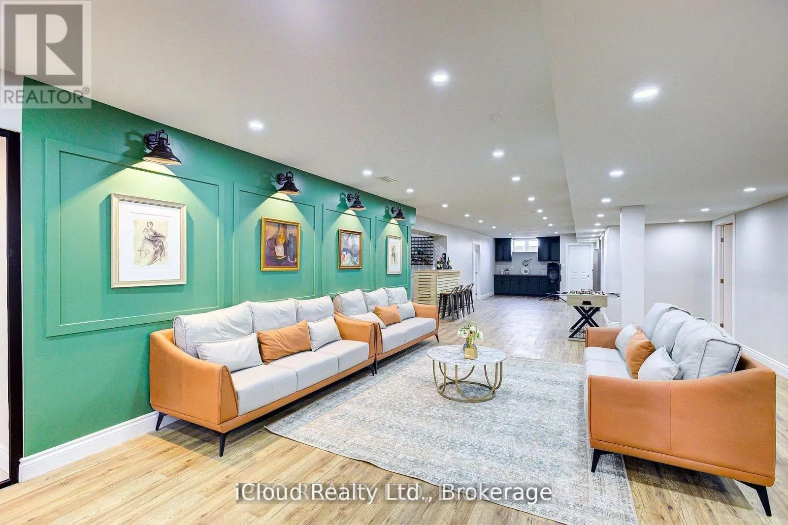 111 SUNSET HILLS CRESCENT