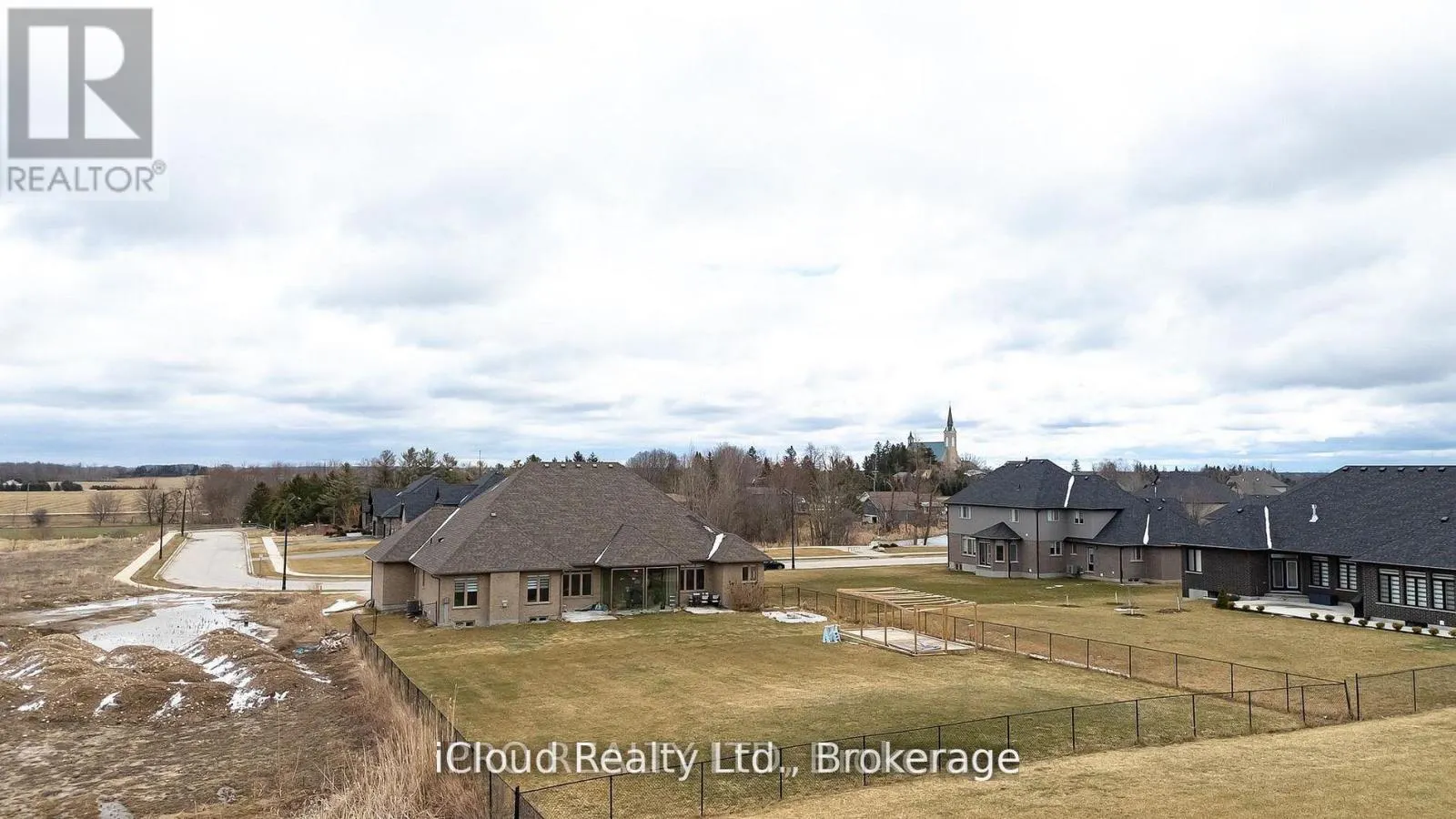 111 SUNSET HILLS CRESCENT