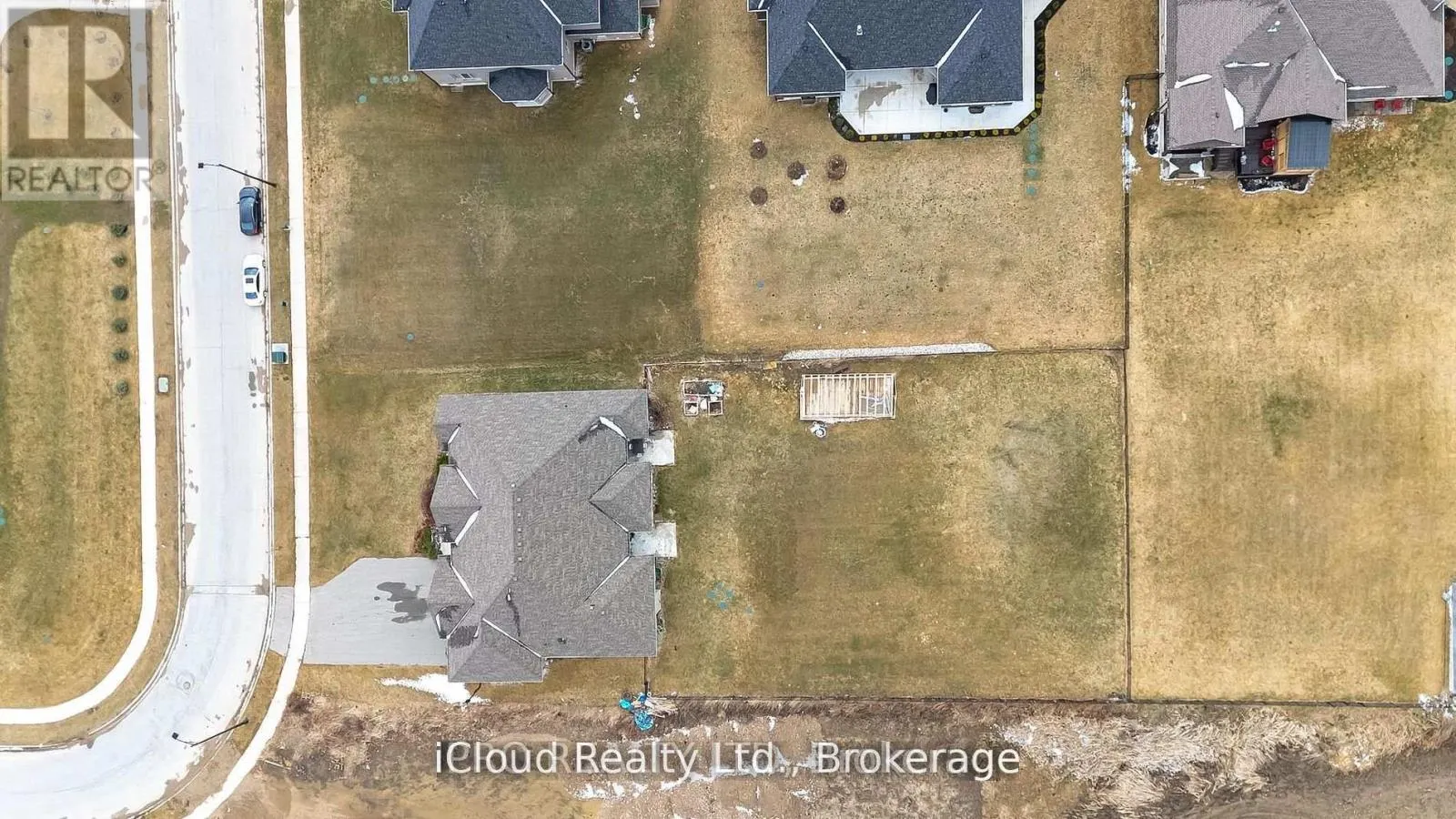111 SUNSET HILLS CRESCENT