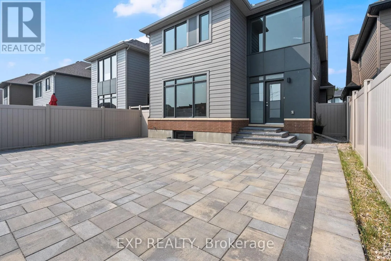 25 STANHOPE COURT