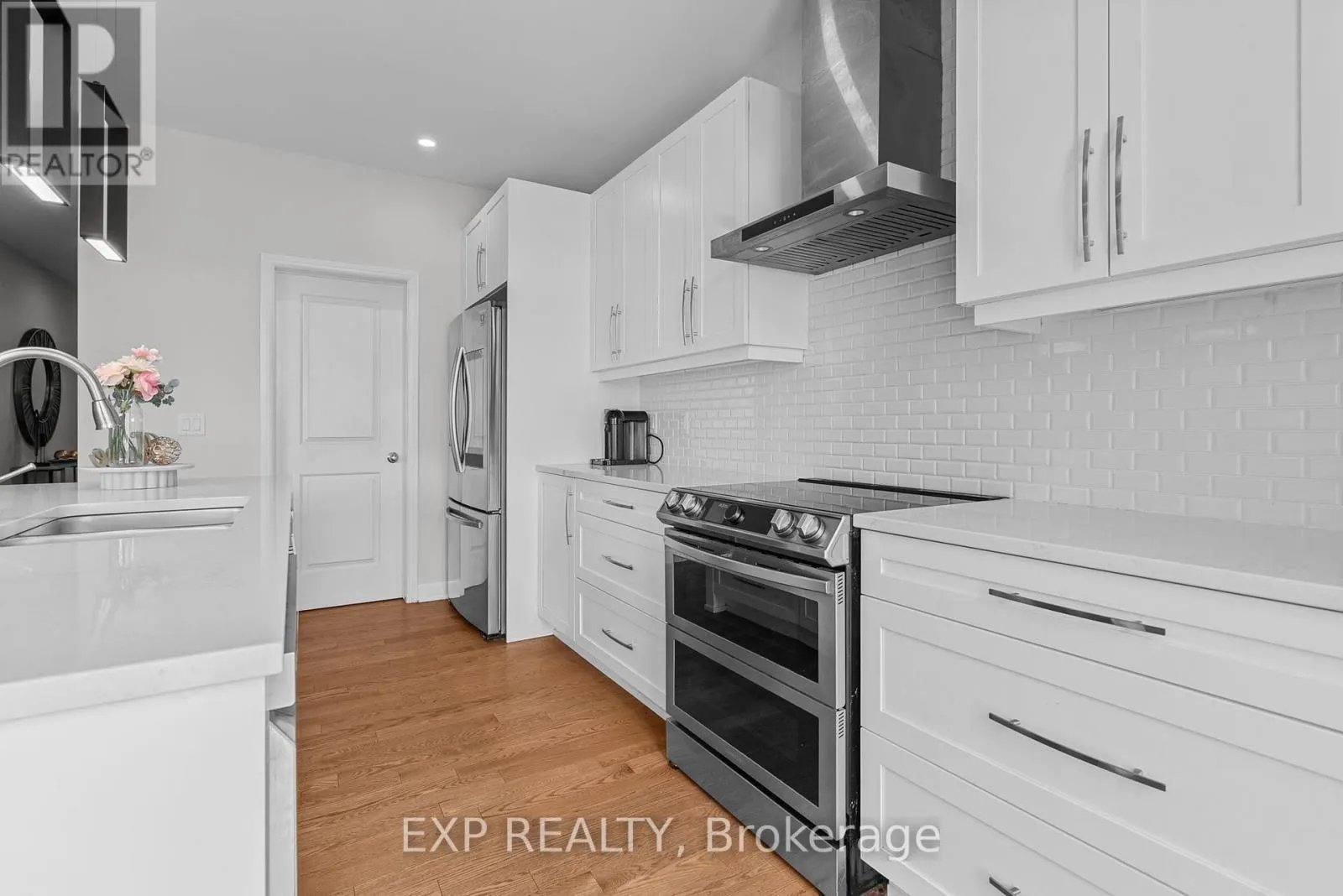25 STANHOPE COURT