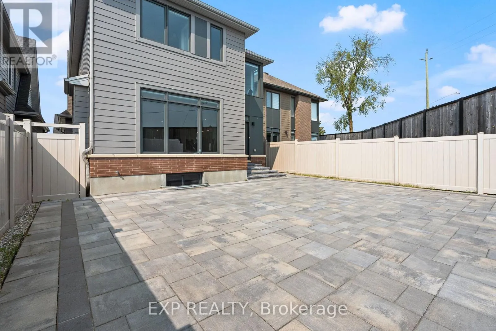 25 STANHOPE COURT