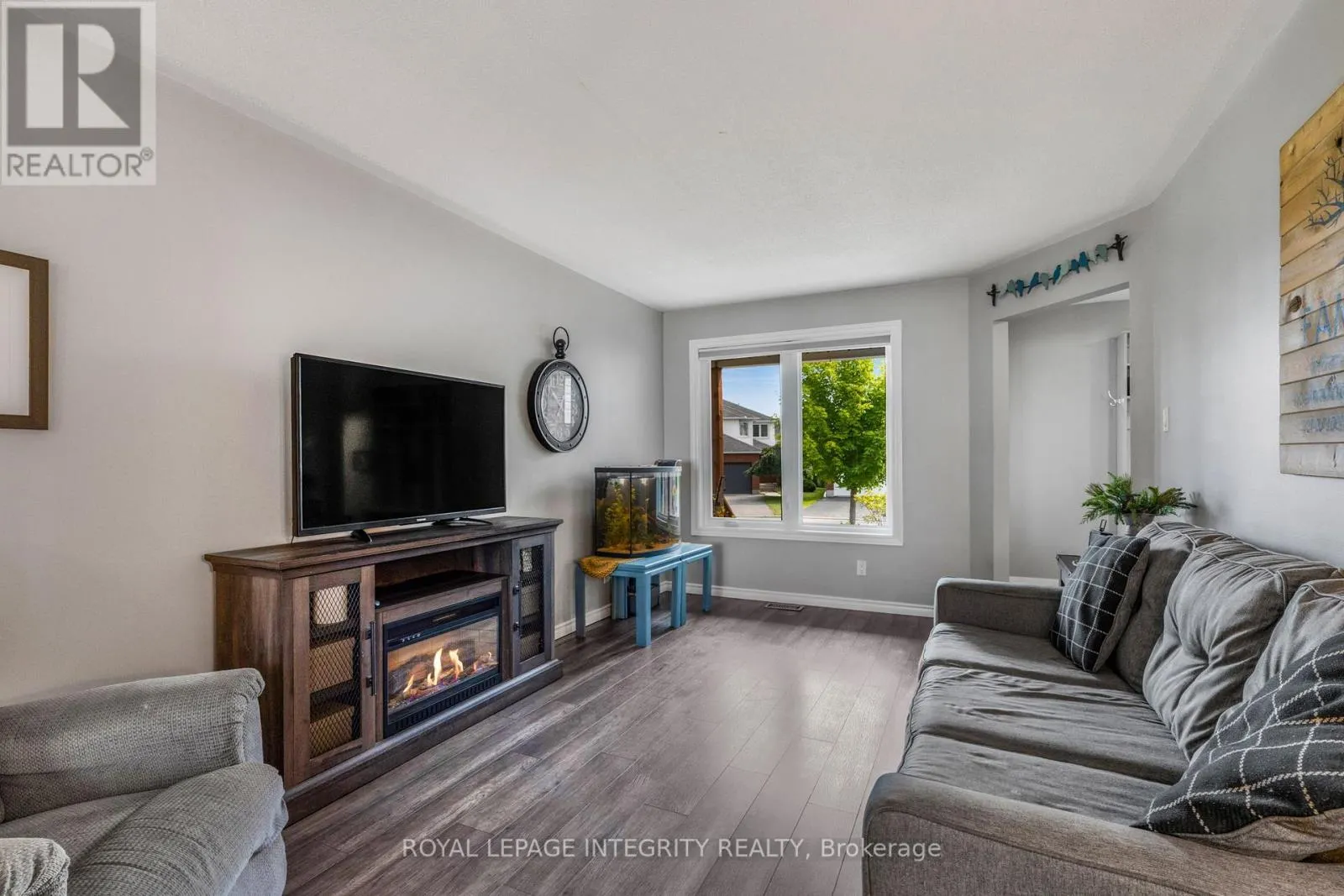 589 POCONO CRESCENT