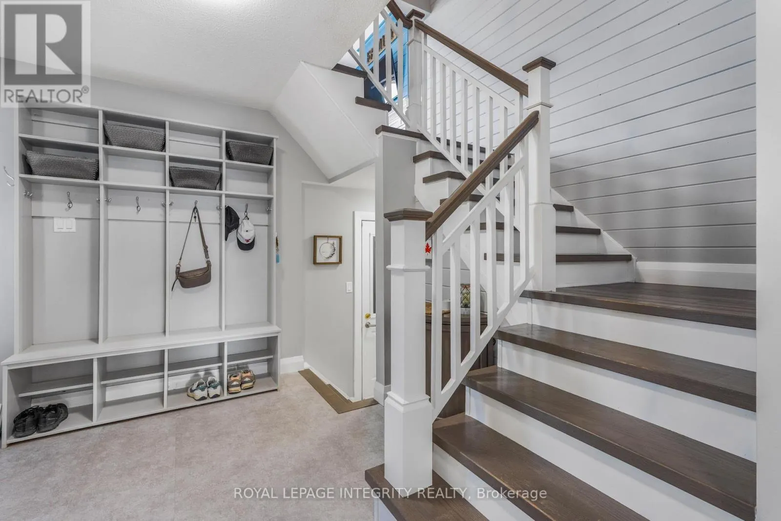 589 POCONO CRESCENT