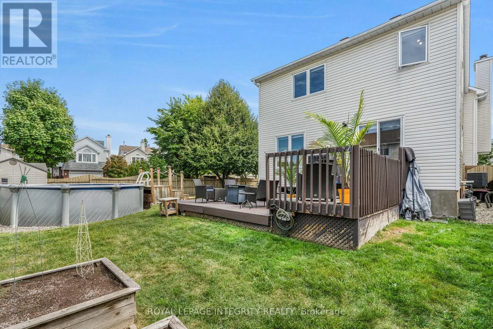 589 POCONO CRESCENT