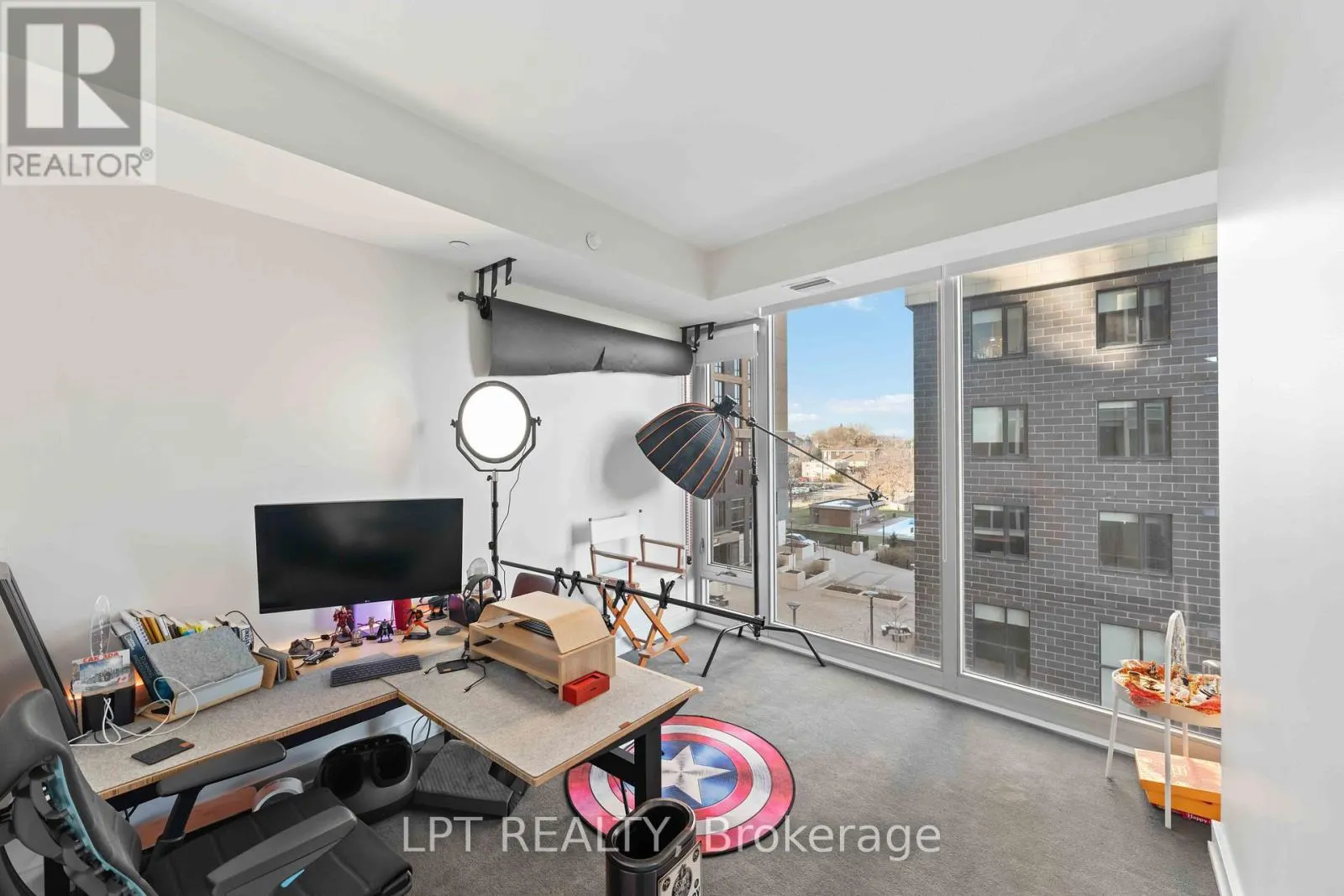 307 - 111 CHAMPAGNE AVENUE S