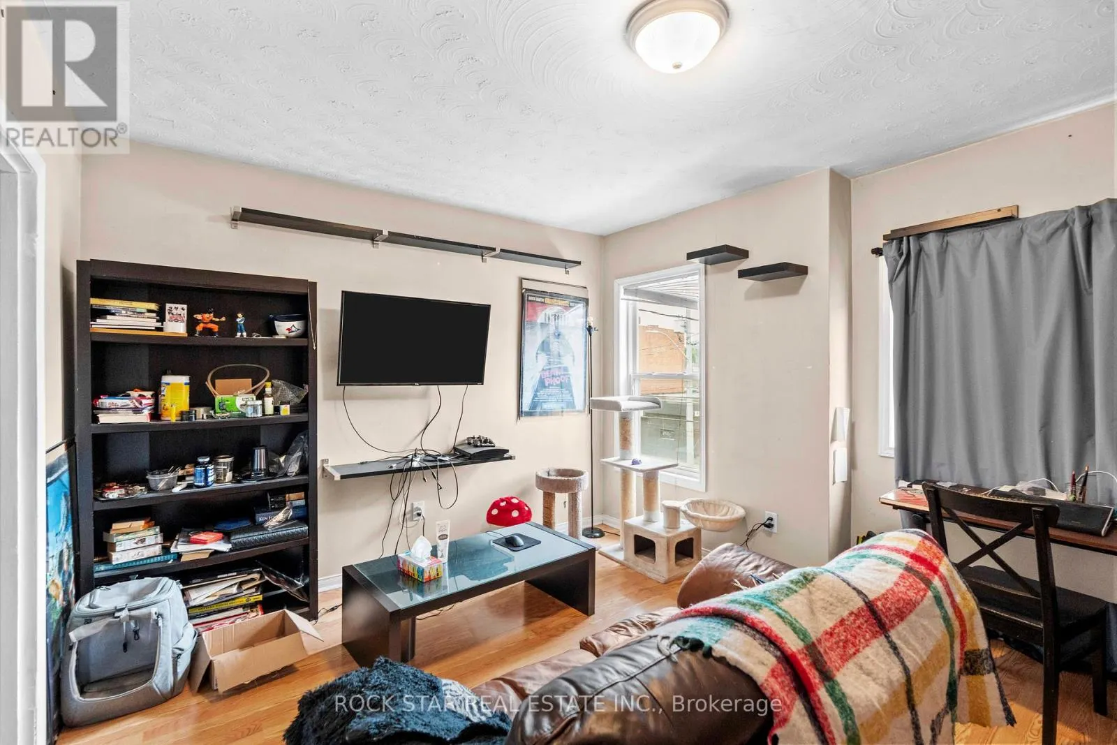 77 BARTON STREET E