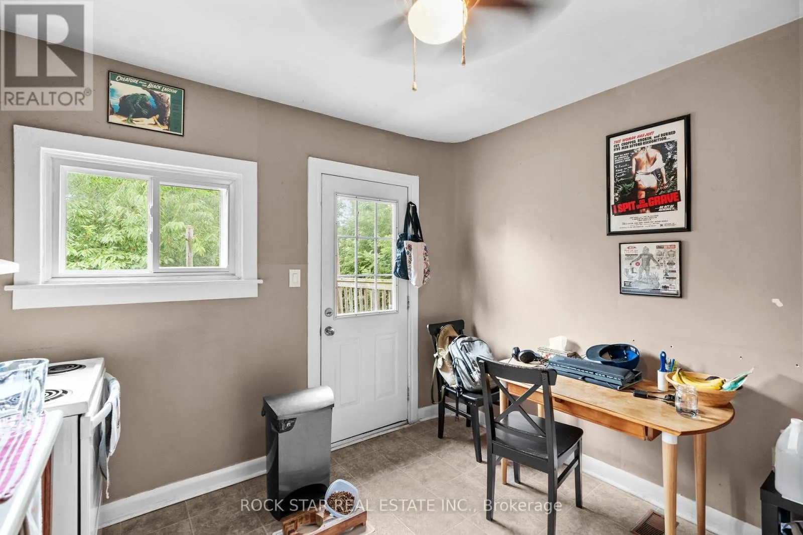 77 BARTON STREET E
