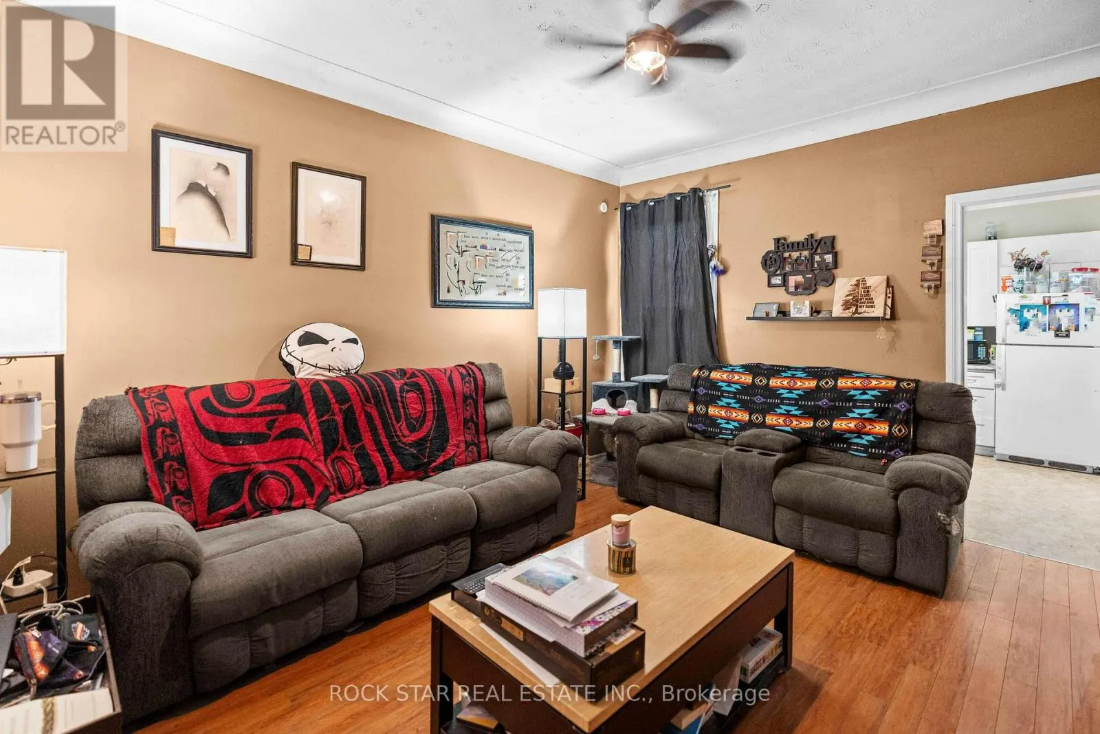77 BARTON STREET E