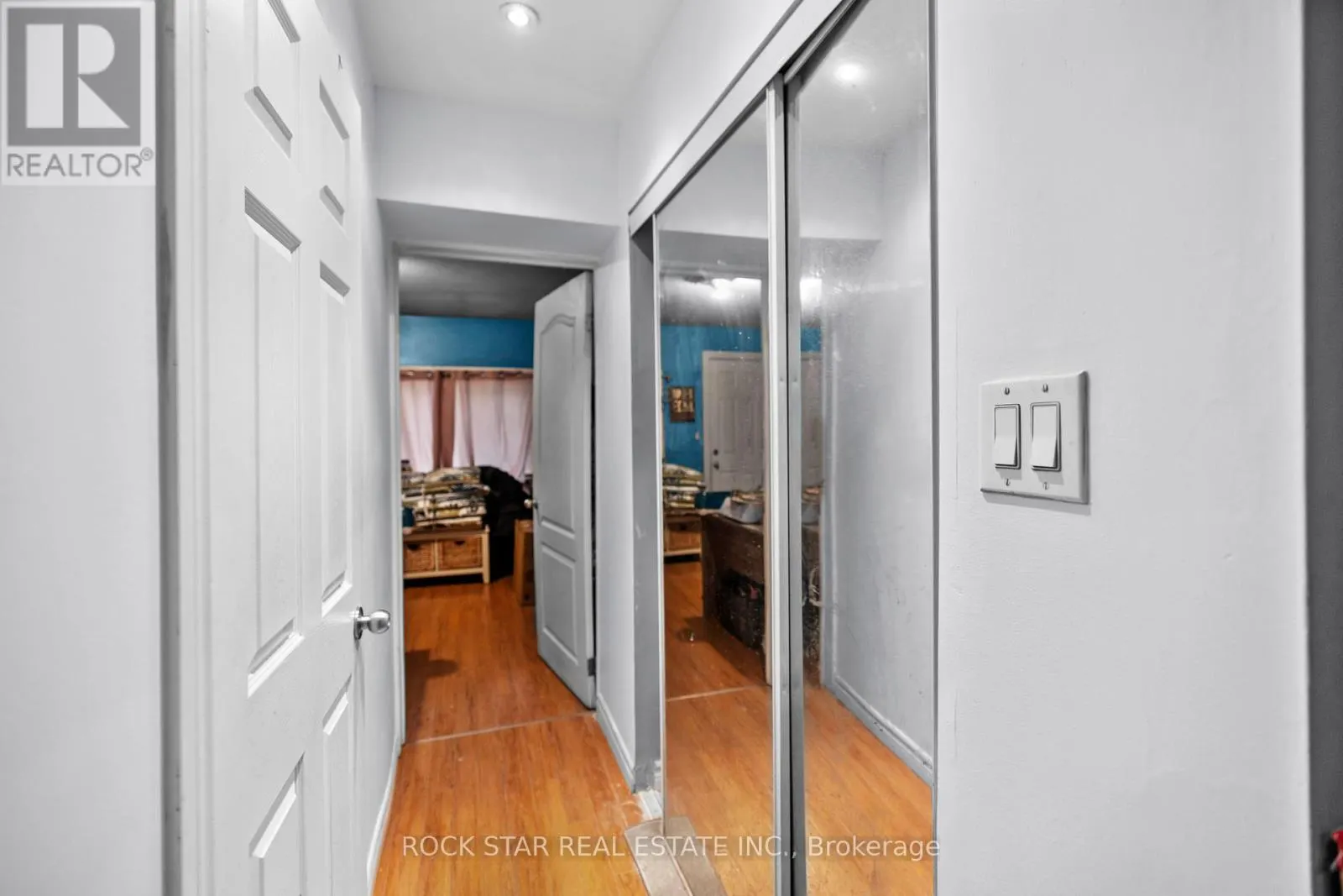 77 BARTON STREET E