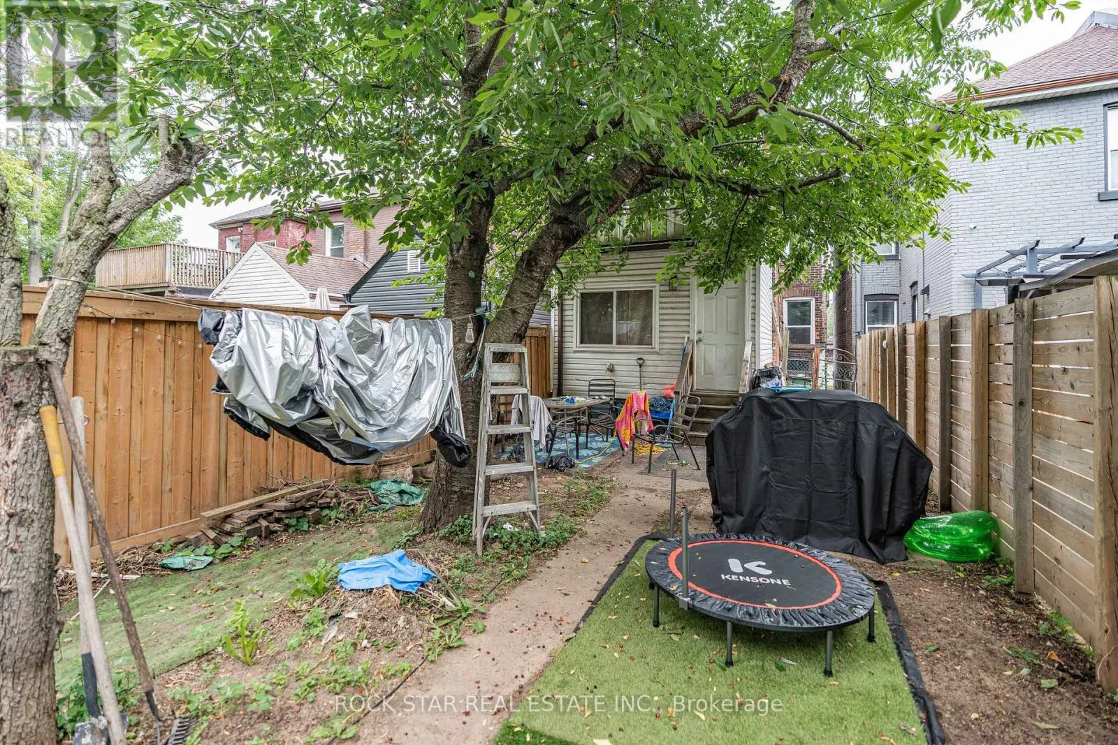 77 BARTON STREET E