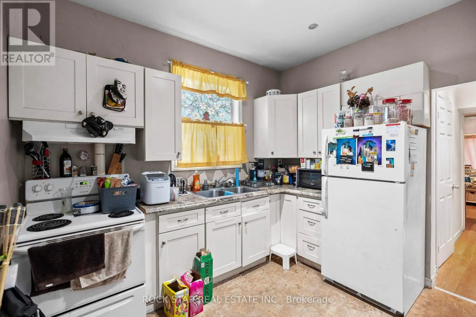77 BARTON STREET E