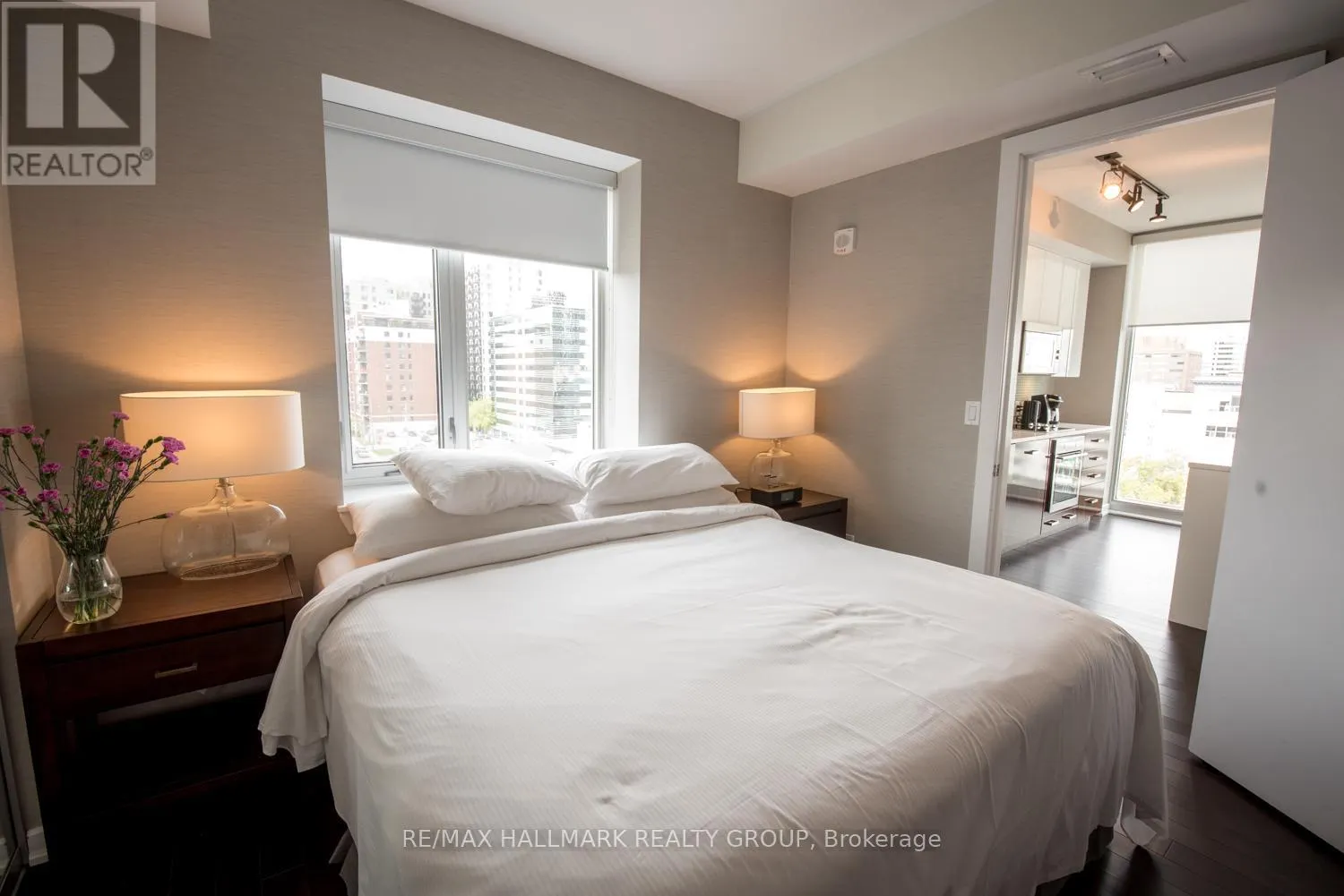 1111 - 300 LISGAR STREET