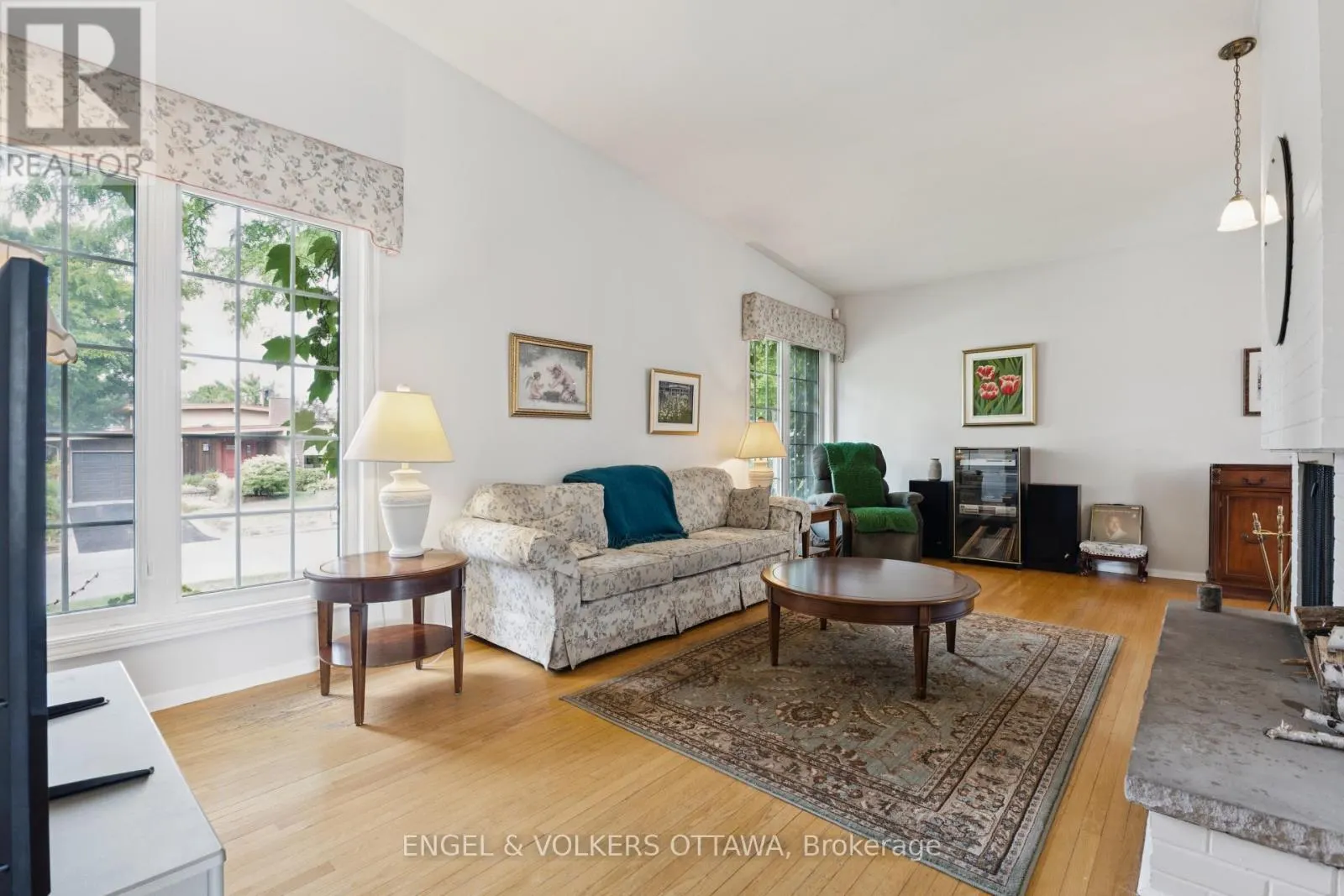 1161 CAMEO DRIVE