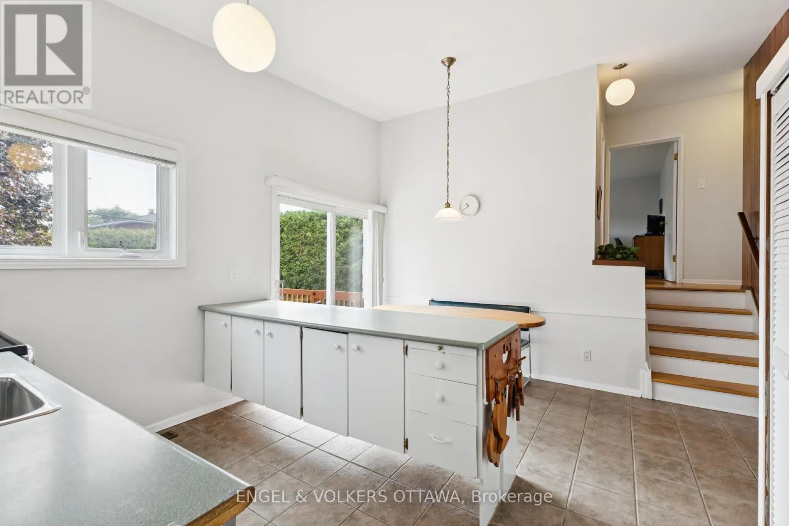 1161 CAMEO DRIVE