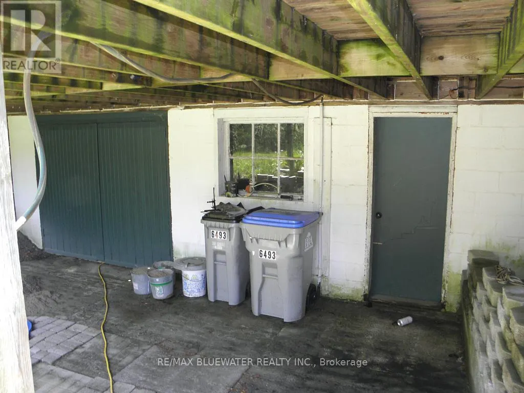 6493 WEST PARKWAY DRIVE