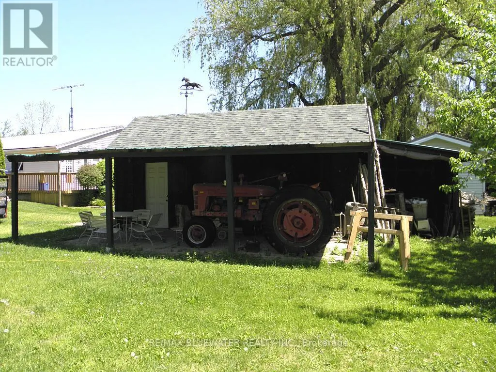 6493 WEST PARKWAY DRIVE