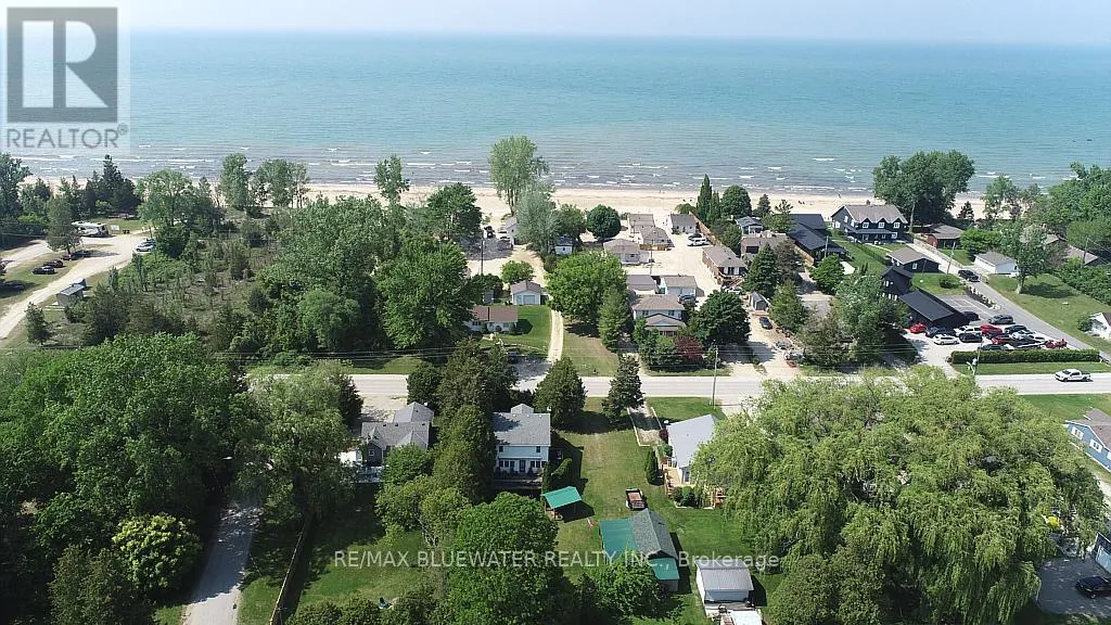 6493 WEST PARKWAY DRIVE