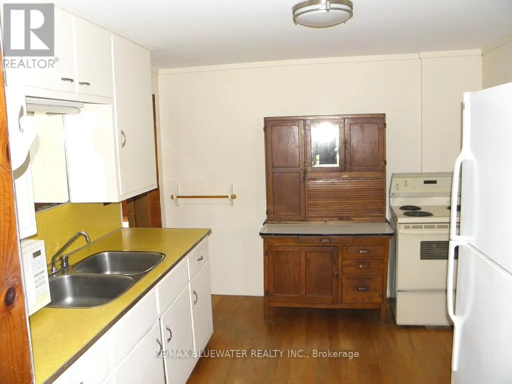 6493 WEST PARKWAY DRIVE