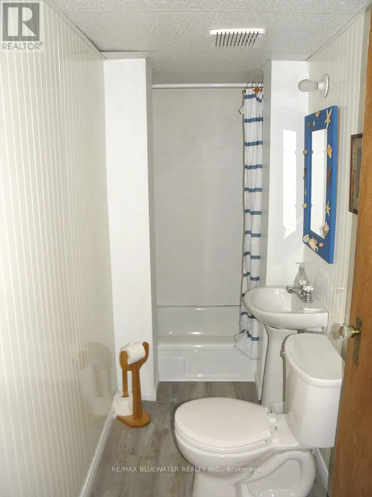 6493 WEST PARKWAY DRIVE