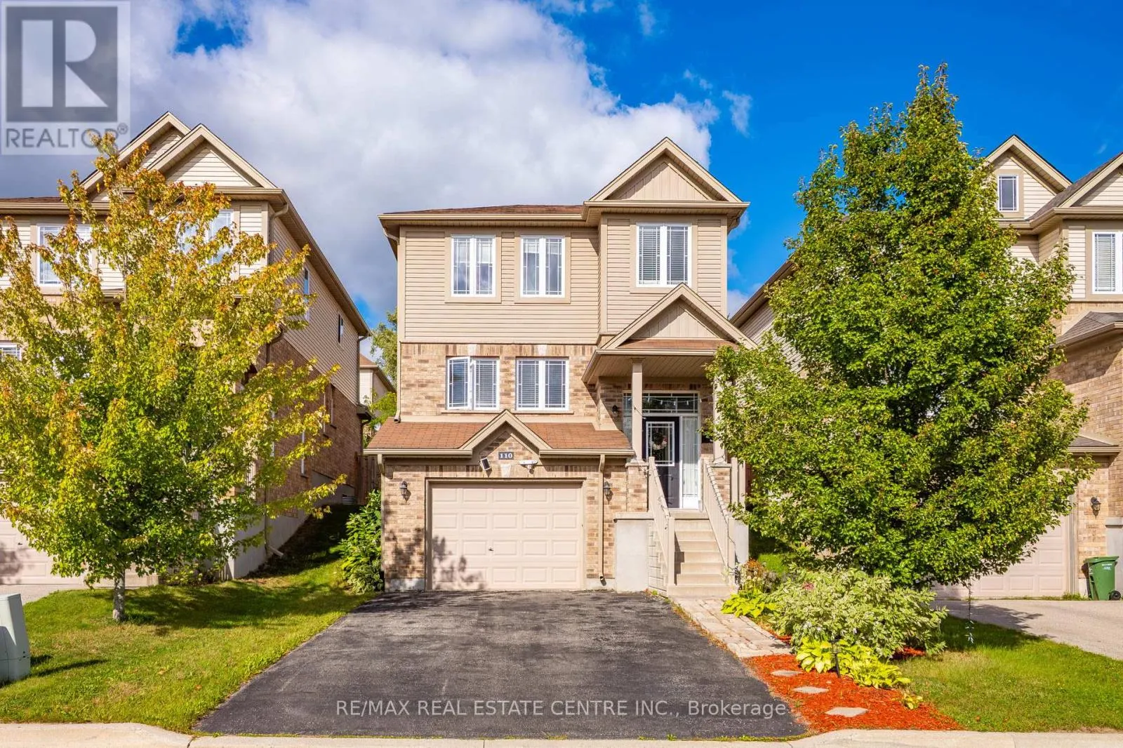 110 OAKES CRESCENT