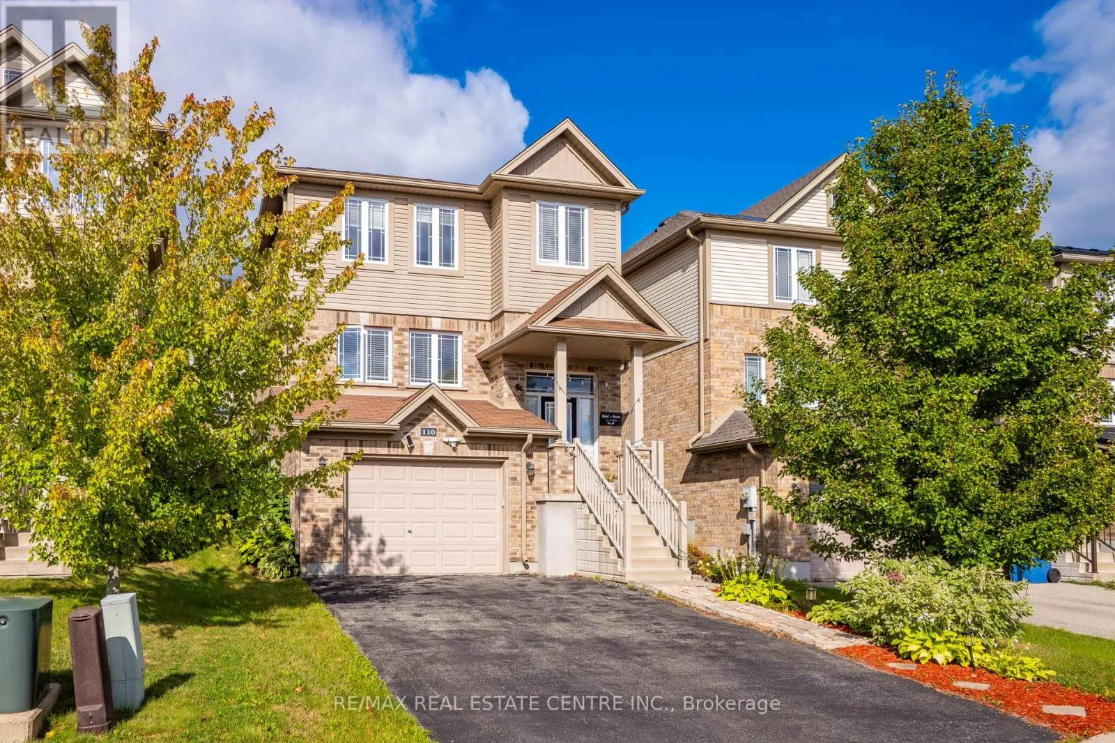 110 OAKES CRESCENT